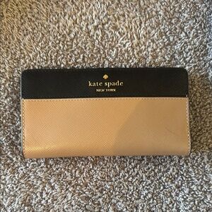 Kate Spade Black and Tan Women's Wallet